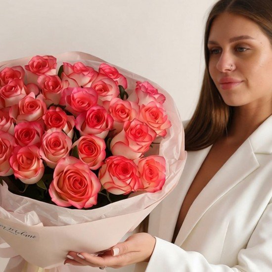 «25 роз Джумелия 55 см»